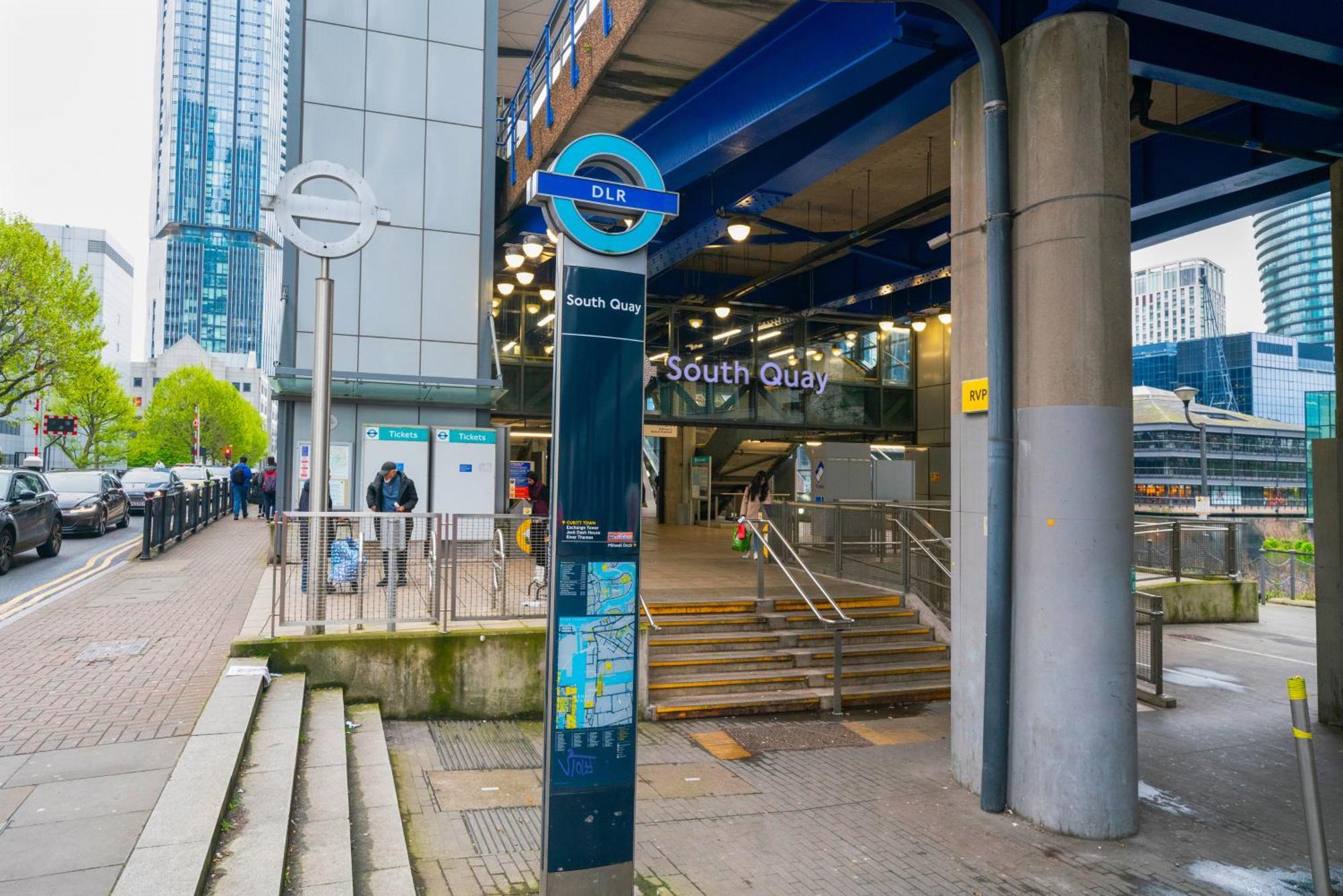 3bed 2bath With High Rise View Canary Wharf * Londra
